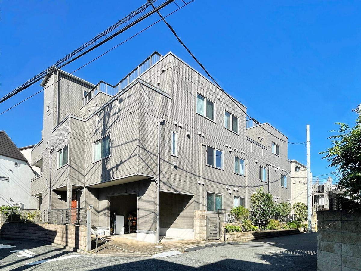 アルベフィオーリ北沢の物件外観写真