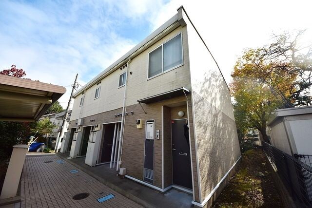 レオパレスメイプルコートII号館の物件外観写真