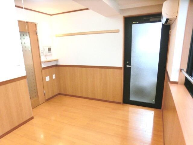 モンシャトー中野新井館の物件内観写真