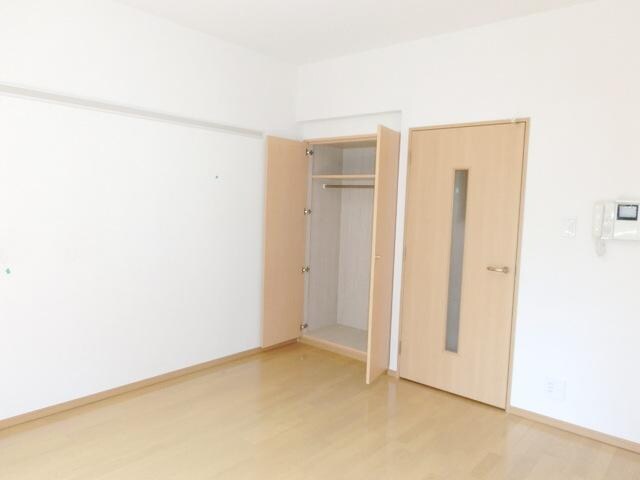 ラグジュアリーアパートメント砧の物件内観写真