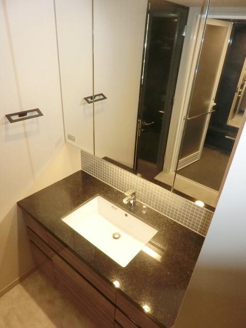 ザ・パークハウス三軒茶屋の物件内観写真