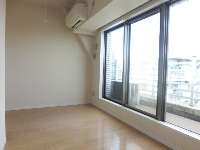 キャパシタス中野の物件内観写真