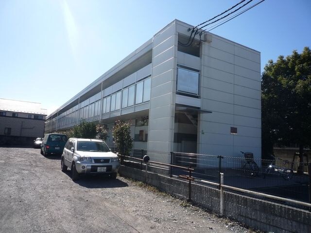 レオパレスαの物件外観写真