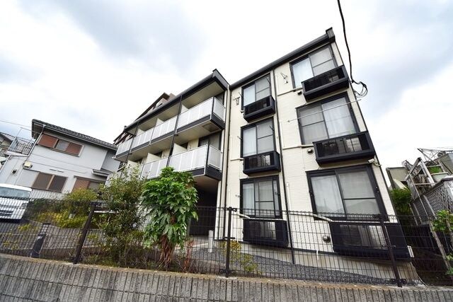 レオパレスププレの物件外観写真