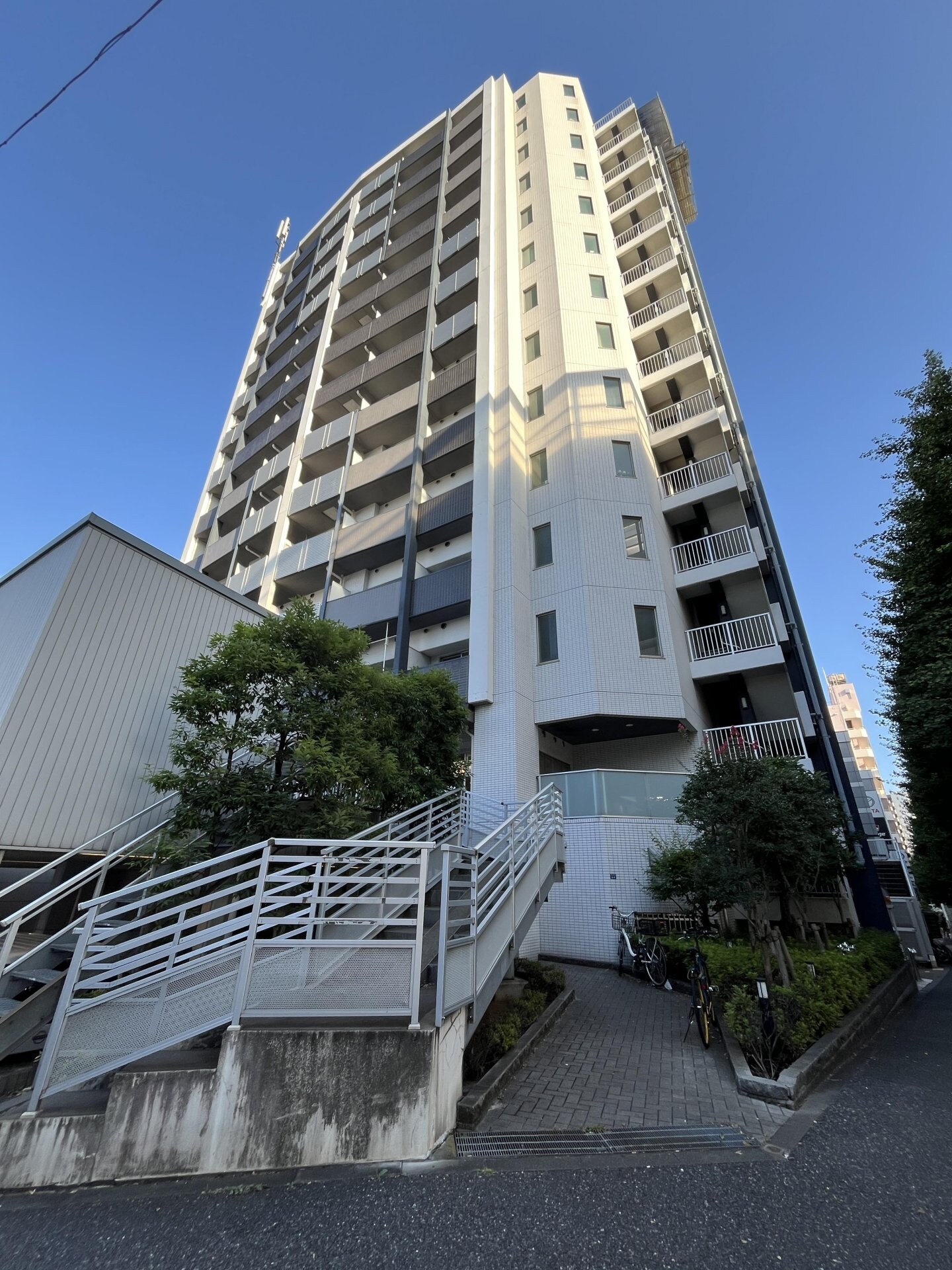 KDXレジデンス大山の物件外観写真