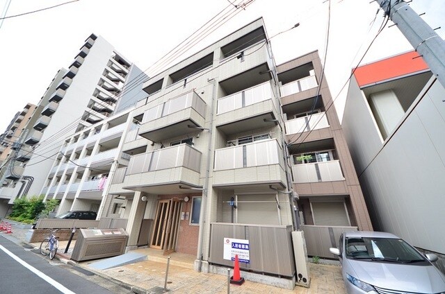 アズール初台の物件外観写真