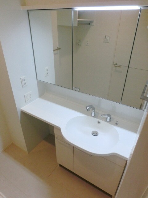 ルミエール ドゥの物件内観写真