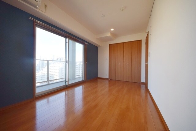 ロイヤルパークス新田の物件内観写真