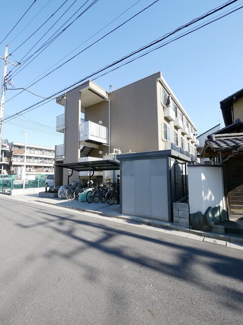 レオパレスカリンの物件外観写真