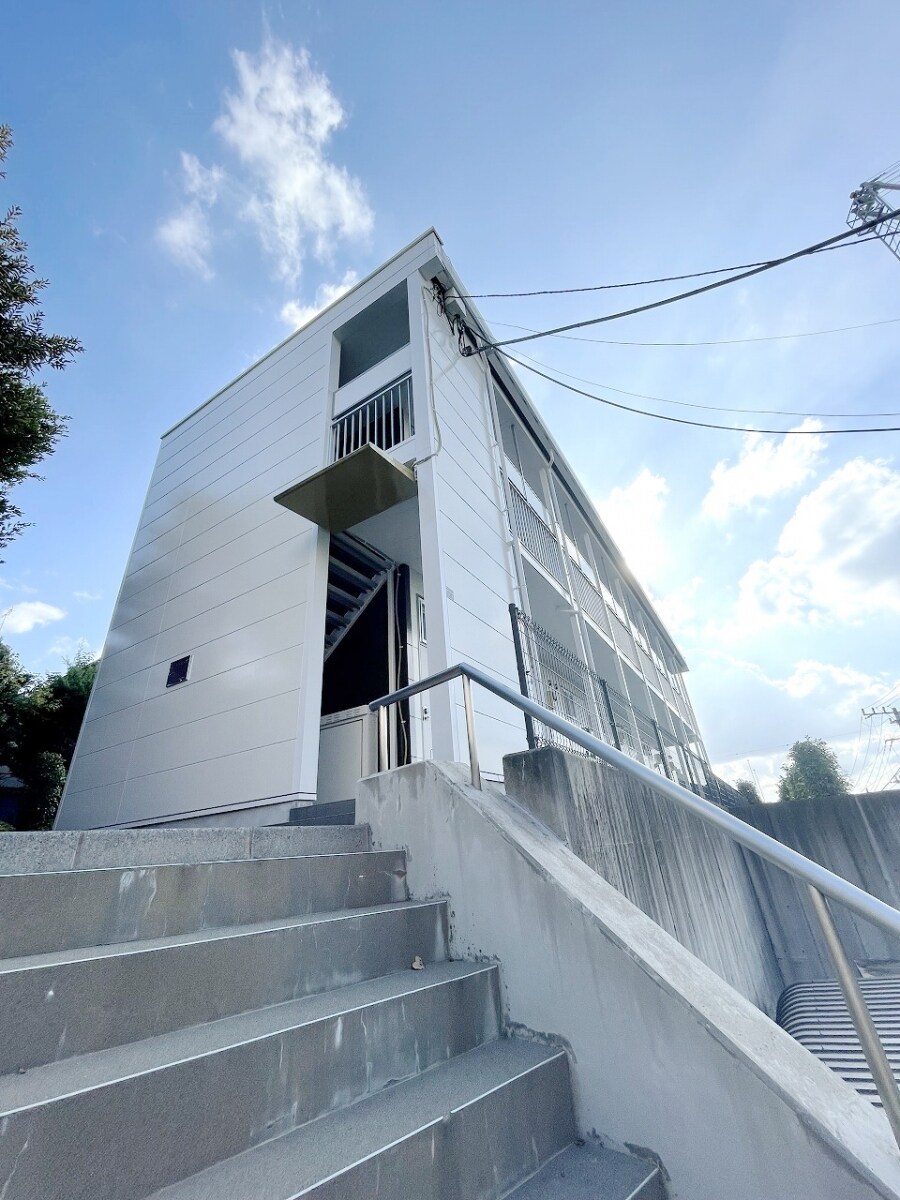 レオパレスクレストヒルズK2の物件外観写真