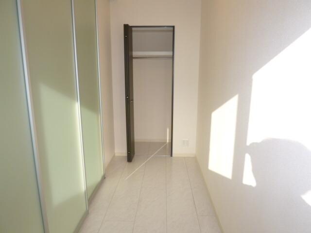 アン・ボルヌの物件内観写真