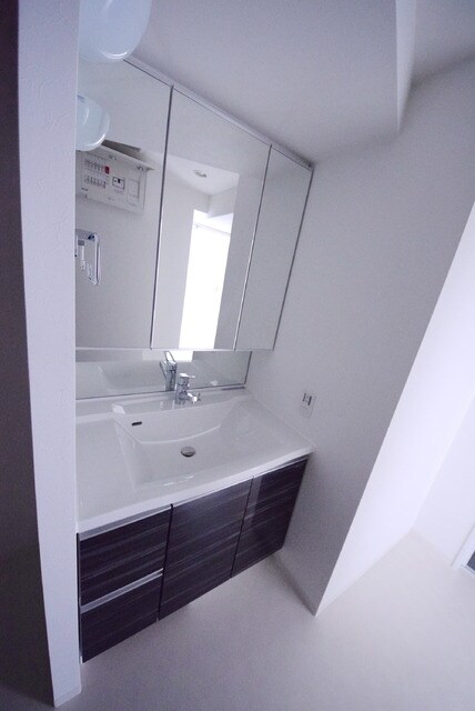 エストゥルース入谷の物件内観写真