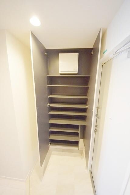 コスモグランス東日暮里の物件内観写真