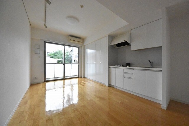 ストーリア神宮前の物件内観写真