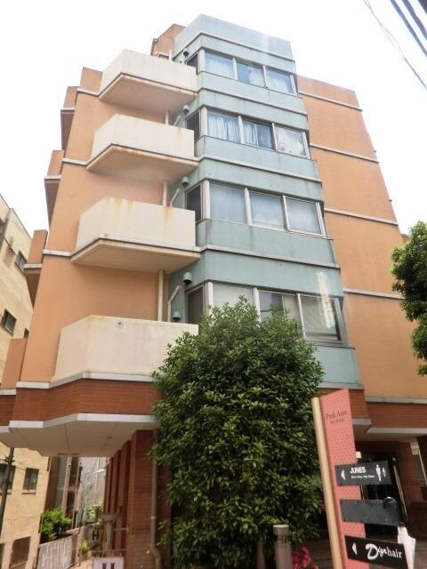 パークアクシス明治神宮前の物件外観写真