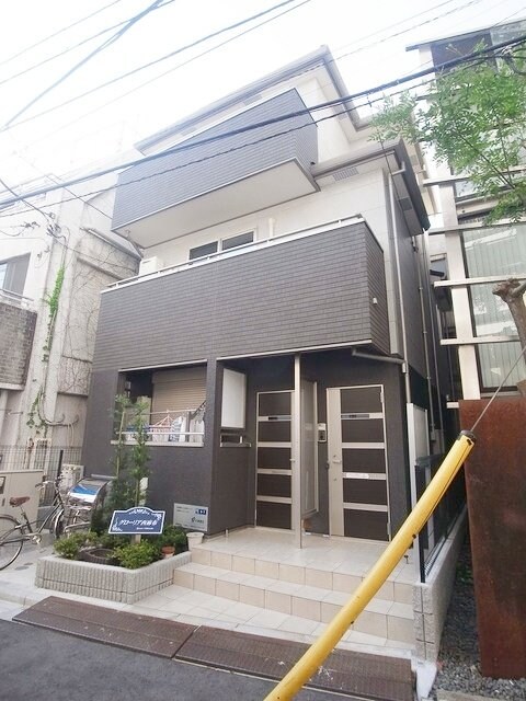 グローリア西麻布の物件外観写真