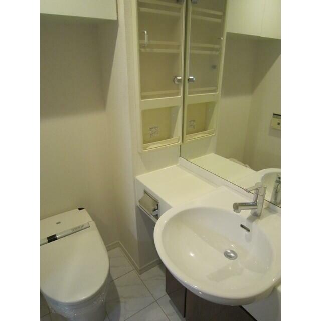 ファーストリアルタワー新宿の物件内観写真