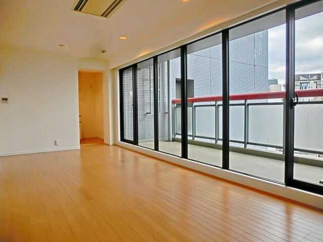 リバー&タワーの物件内観写真