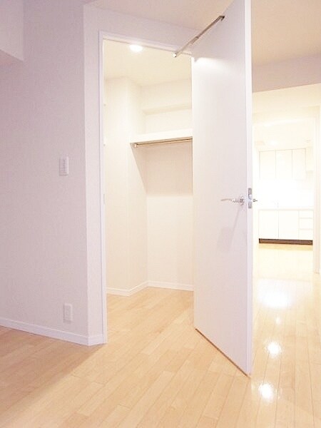 ルクレ新川レジデンスの物件内観写真