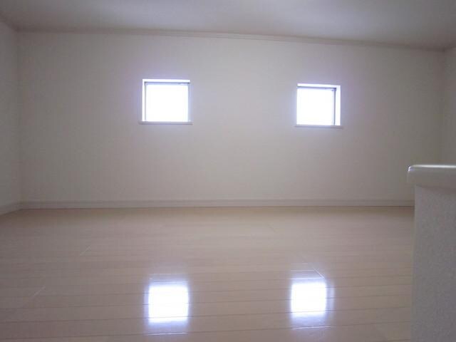 ヴェリナ・フォーの物件内観写真