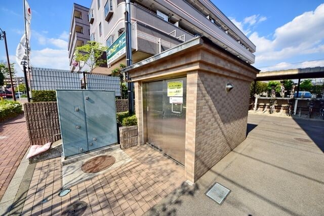 エーヴィゲス市川の物件内観写真