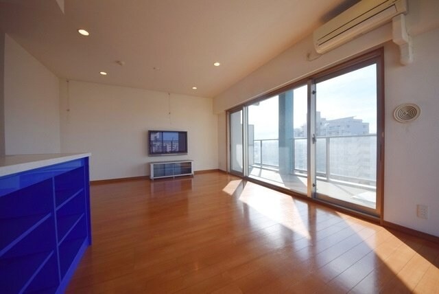 ロイヤルパークス新田の物件内観写真