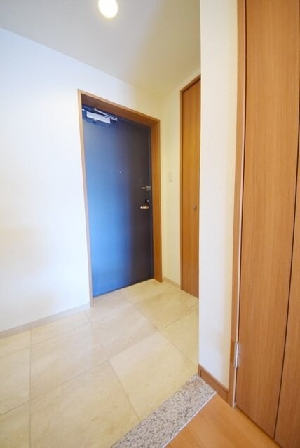 ロイヤルパークス新田の物件内観写真