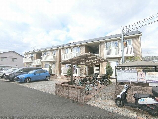 クロスロードA棟の物件外観写真