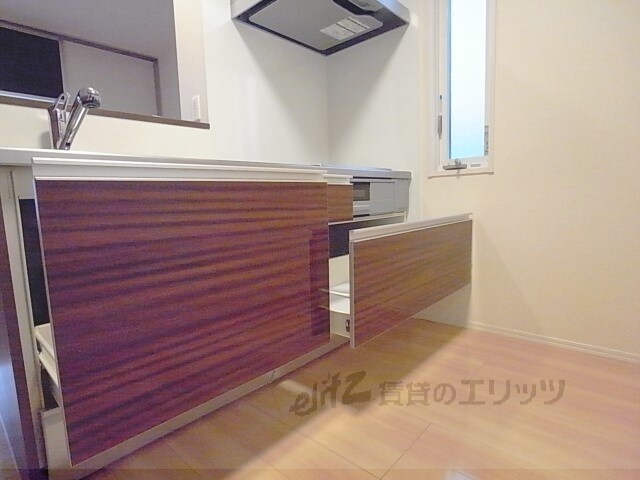 Station side courtの物件内観写真