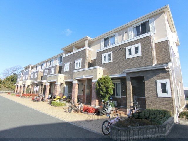 ラフレシールの物件外観写真