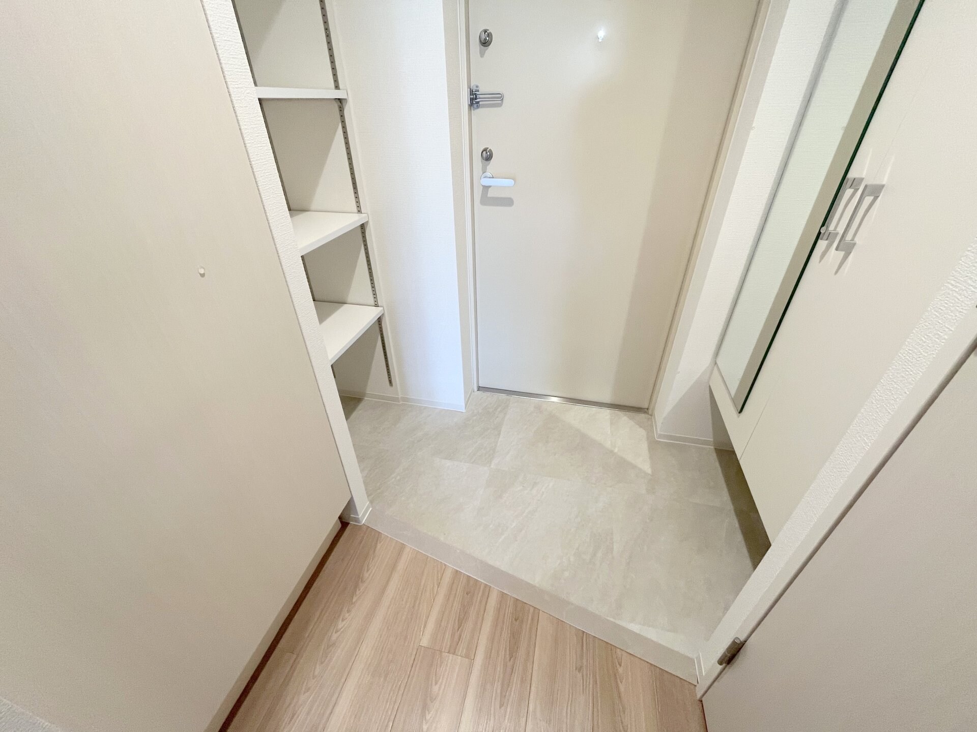 セレニテ江坂ミラクの物件内観写真