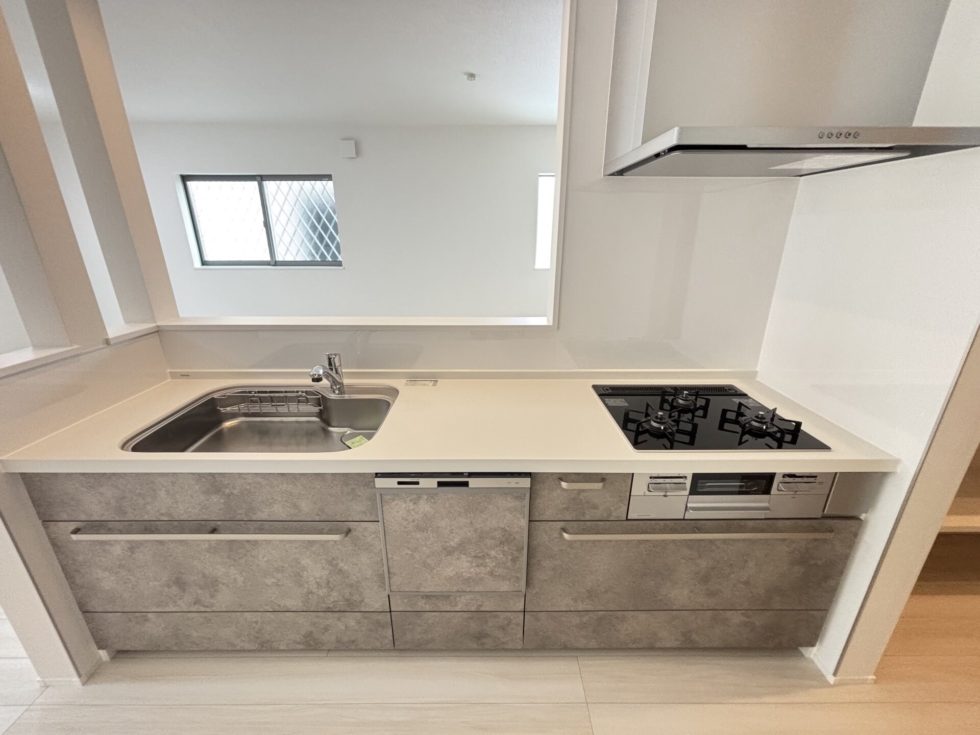 ファミリエ津之江A棟の物件内観写真