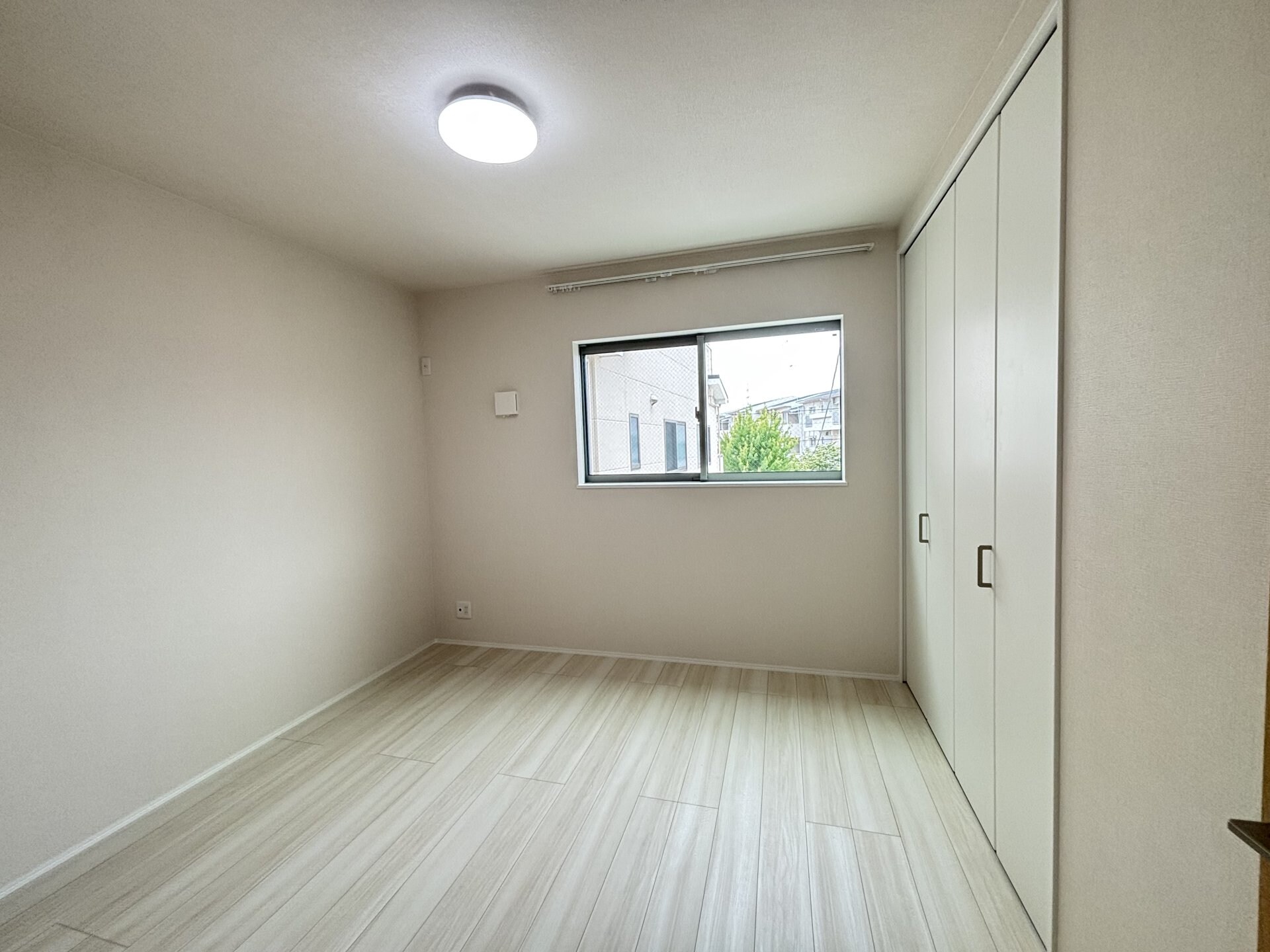 ファミリエ津之江A棟の物件内観写真