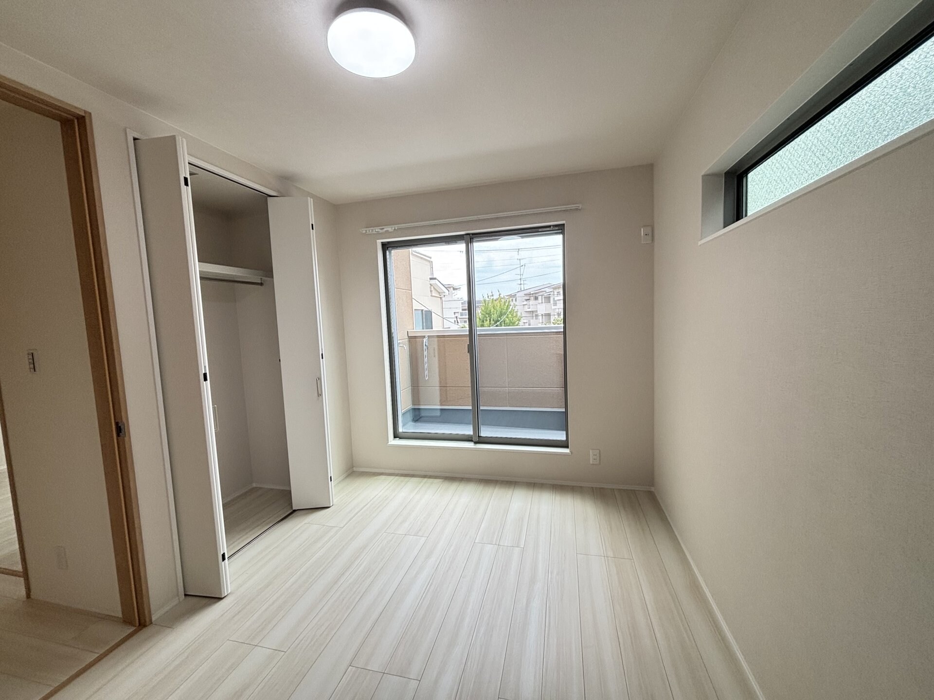 ファミリエ津之江A棟の物件内観写真