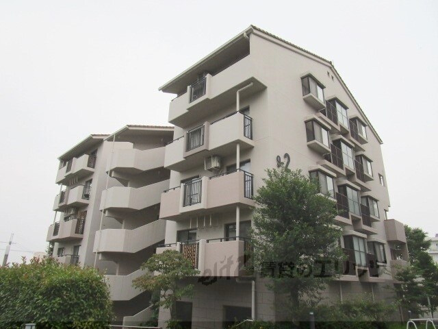 高槻・阿武山九番街東2号棟の物件外観写真