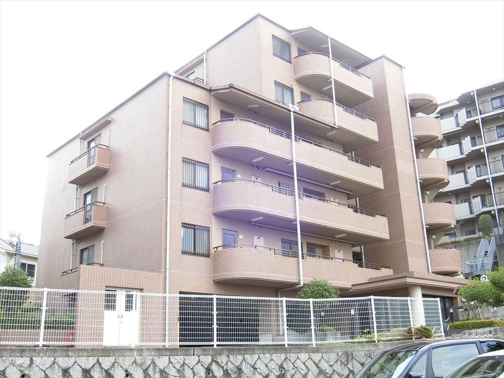 ラフィーネ高塚の物件外観写真