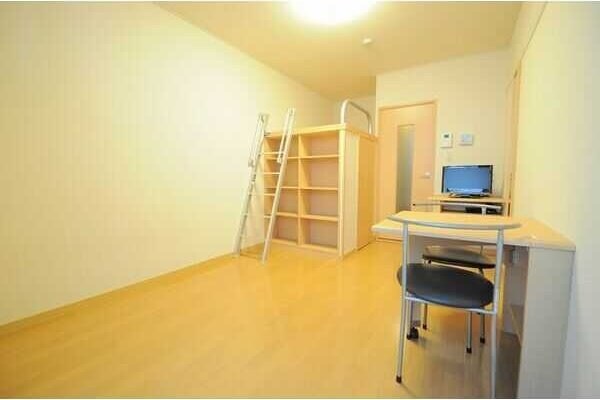 レオパレスイーズプレイスの物件内観写真