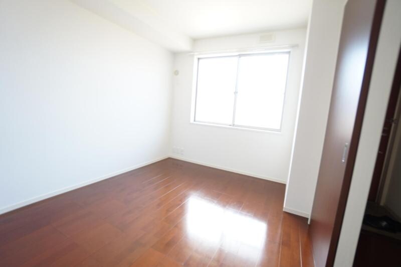 ローズタウンIIIの物件内観写真