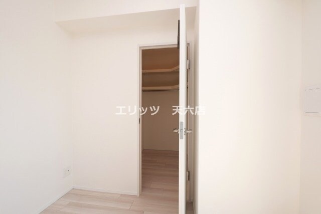 シーズンフラッツ梅田EASTの物件内観写真