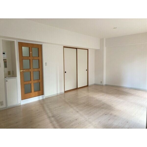 アーバンパーク緑地公園の物件内観写真