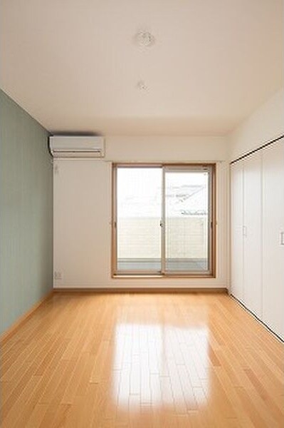 KTIレジデンス江坂の物件内観写真