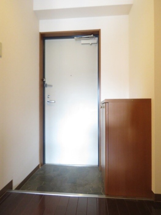 ラトゥール江坂の物件内観写真