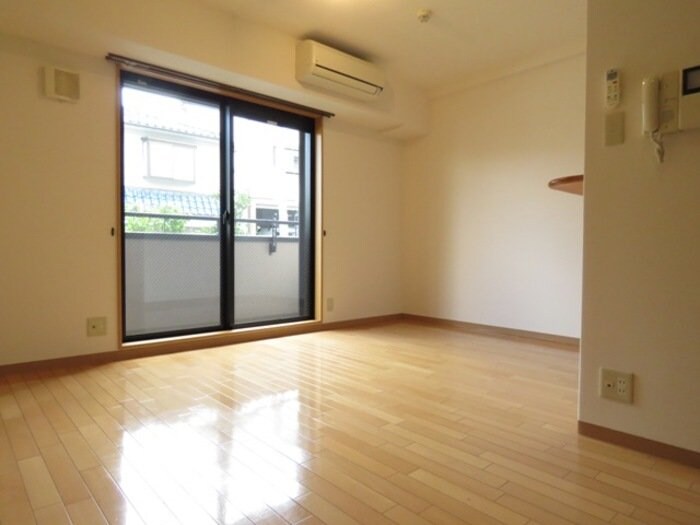 ラトゥール江坂の物件内観写真