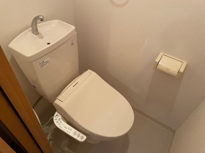 ラトゥール江坂の物件内観写真