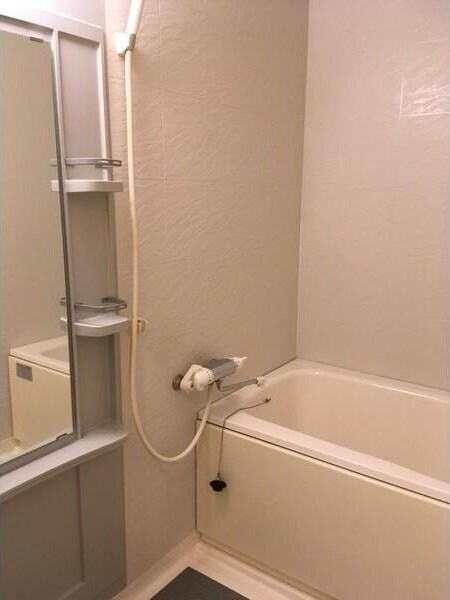 フォレステージュ江坂垂水町の物件内観写真