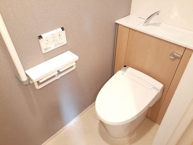 カーサフェリーチェの物件内観写真