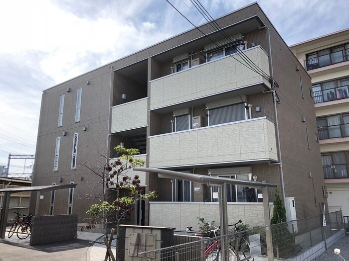 Station side courtの物件外観写真