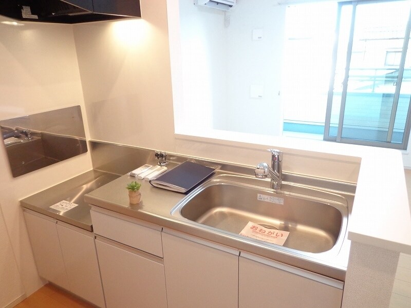 レヴール松ヶ丘の物件内観写真