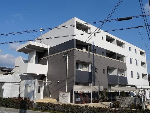 グランデアルベロの物件外観写真