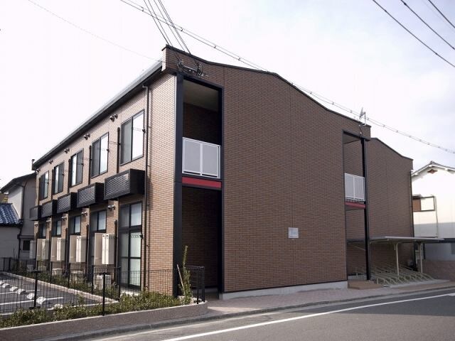 レオパレスTN壱番館の物件外観写真